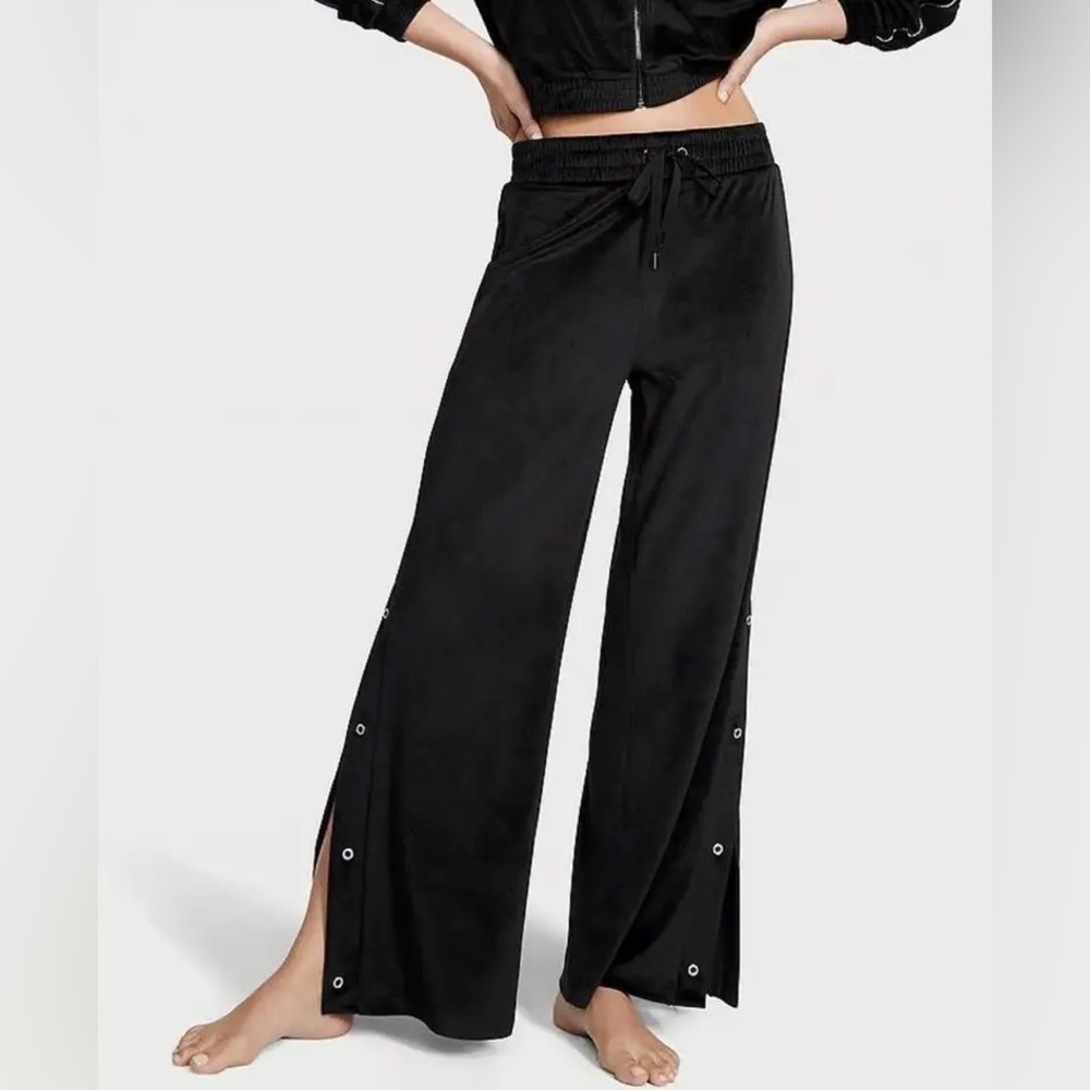 Victoria’s Secret Pant Women Medium Black Velour Diamante Wide Leg Snap Lounge